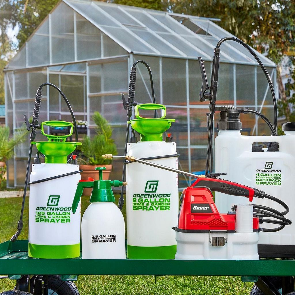 Садовые опрыскиватели: виды и характеристики. Какой лучше выбрать?